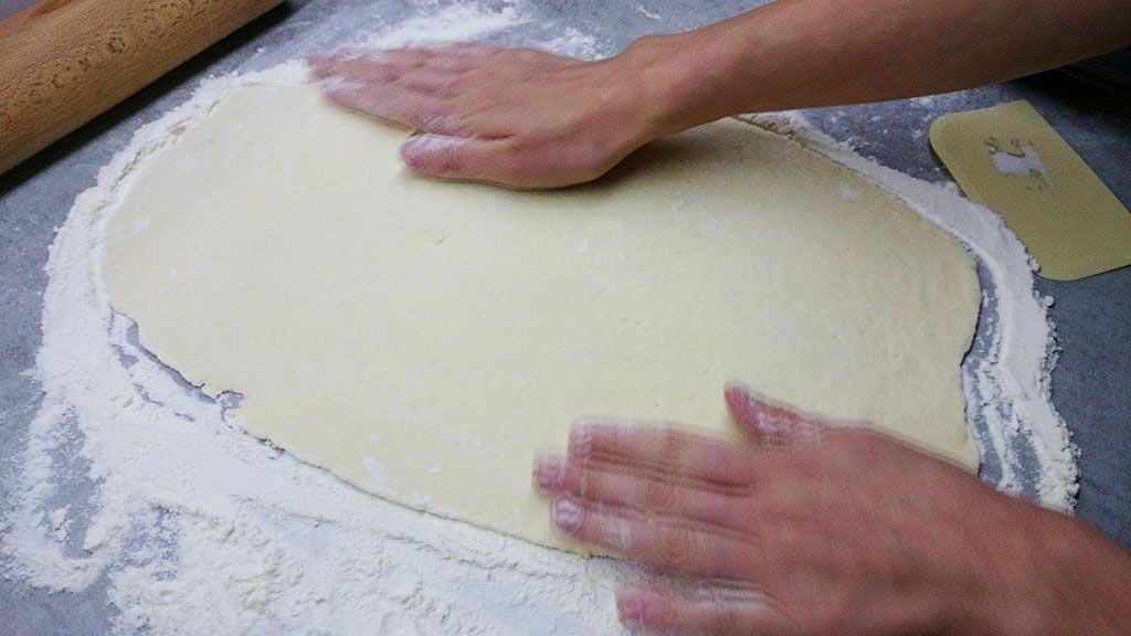 How to make pizza dough (18)
