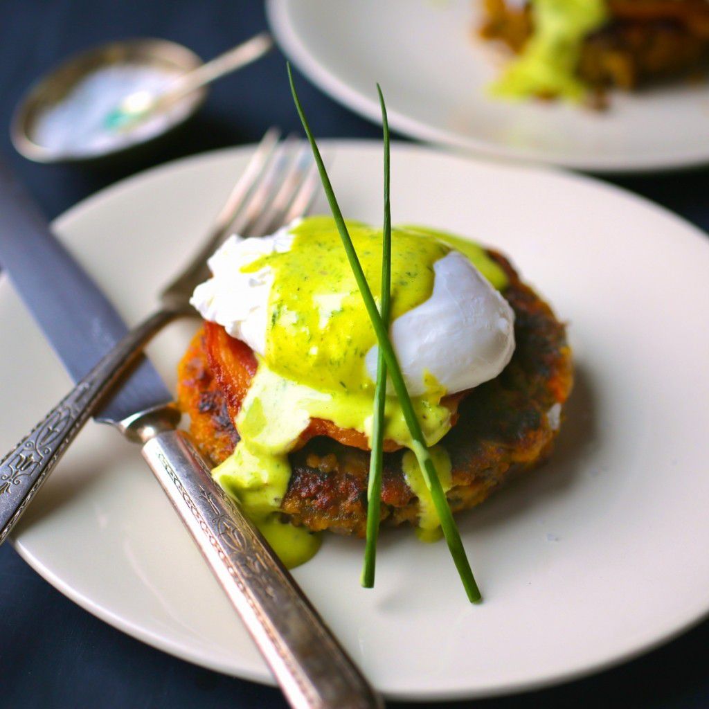 Stuffed cakes with poached eggs and chive hollandaise