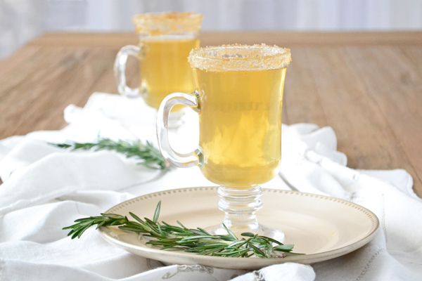 Hot apple cider recipe with rosemary