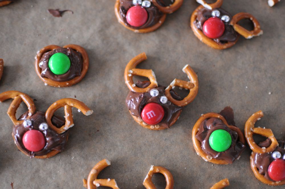 Reindeer chocolate pretzels