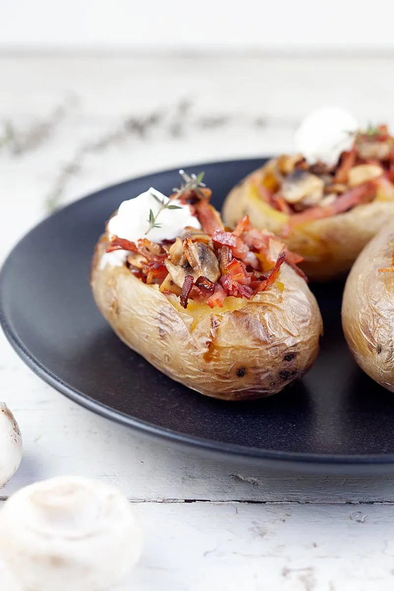 Jacket potato with mushrooms