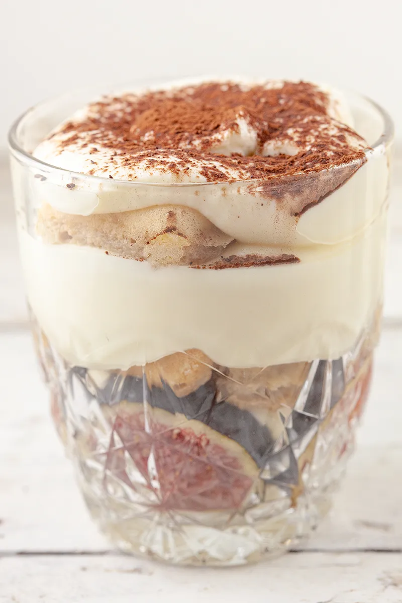 Mini tiramisu with figs