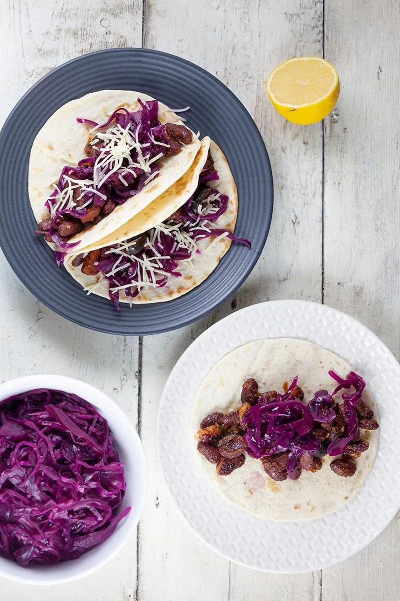 Mini tortillas with beans and red cabbage