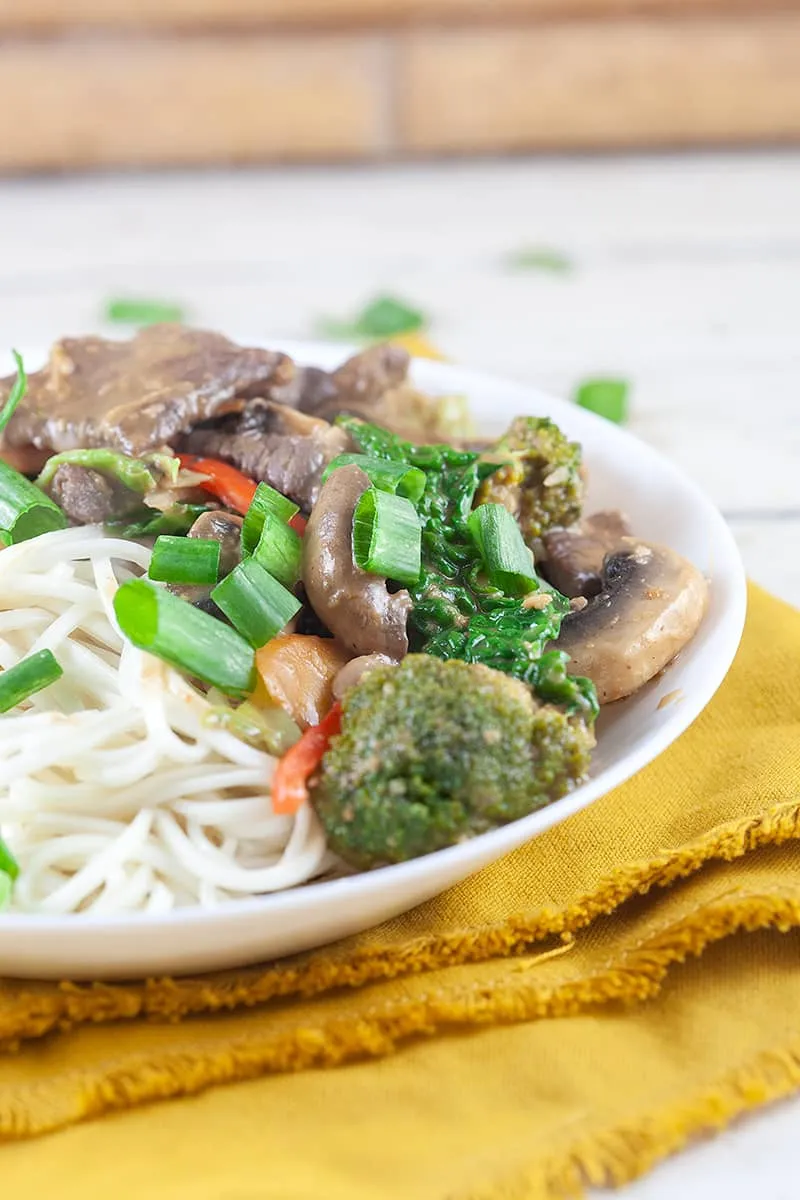 Stir-fried beef with peanut sauce