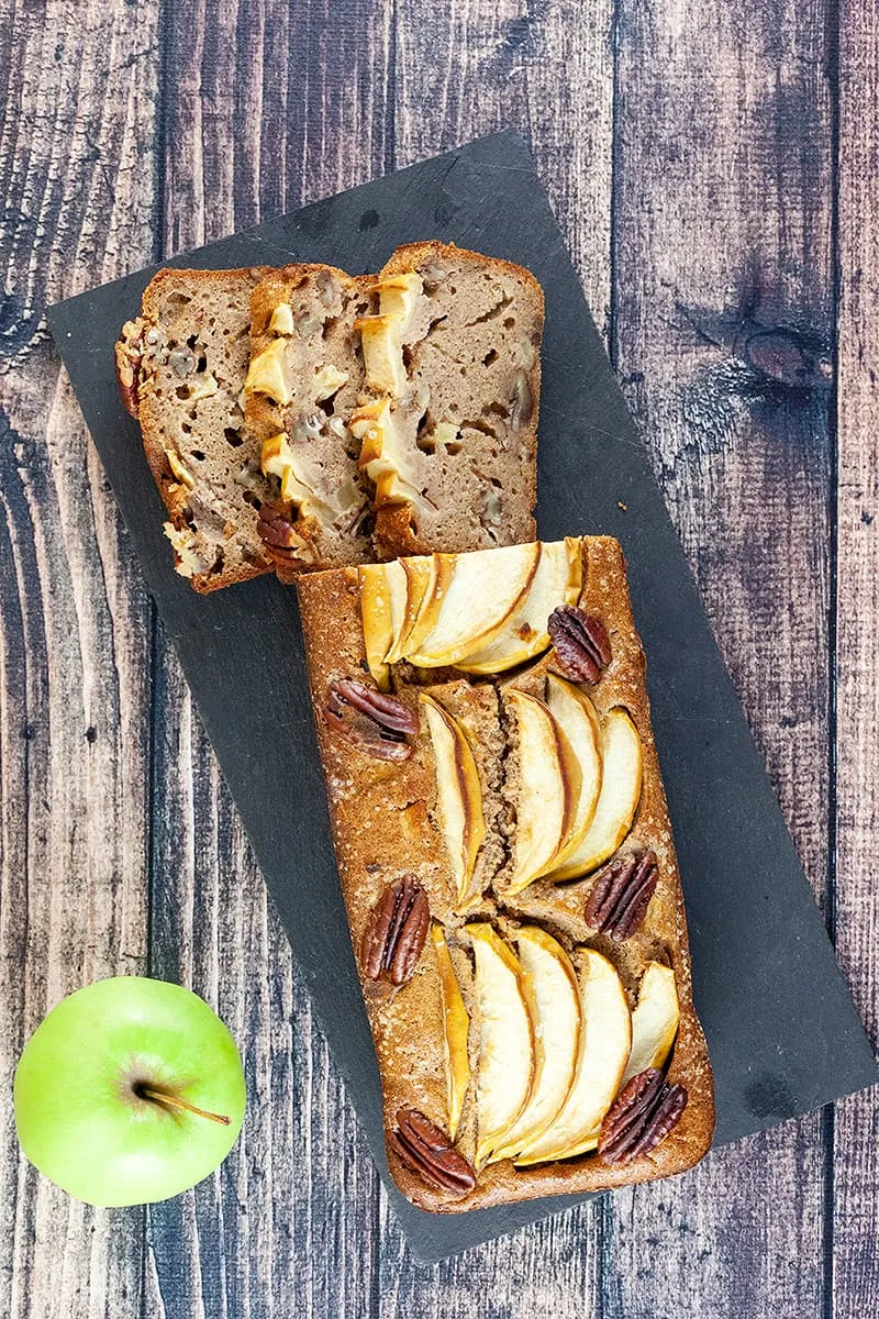 Apple Cake with cinnamon