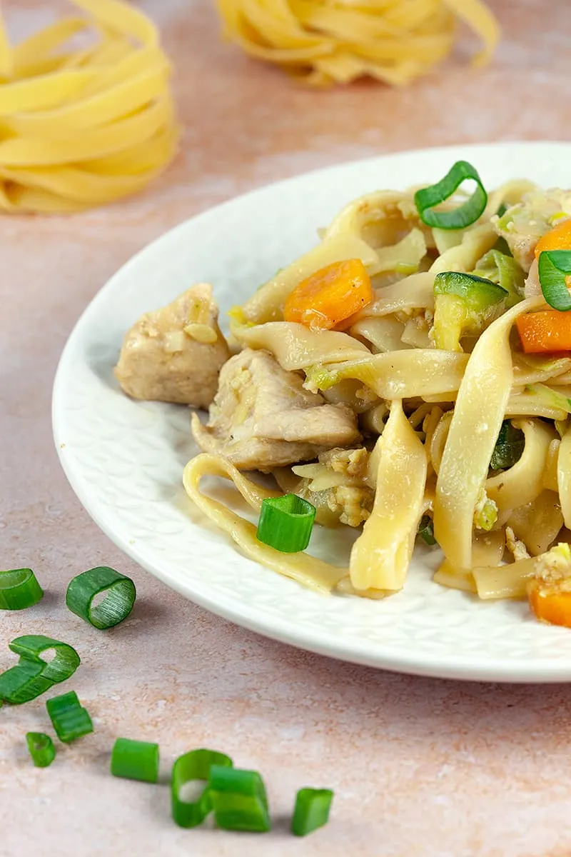 Bami goreng with chicken