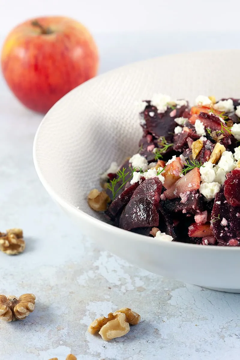 Beetroot salad with apple and feta