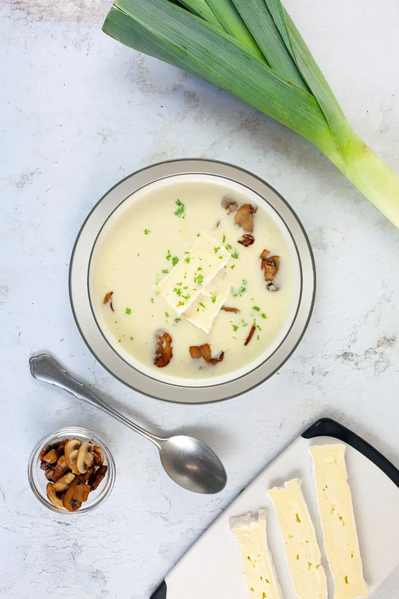 Brie mushroom soup