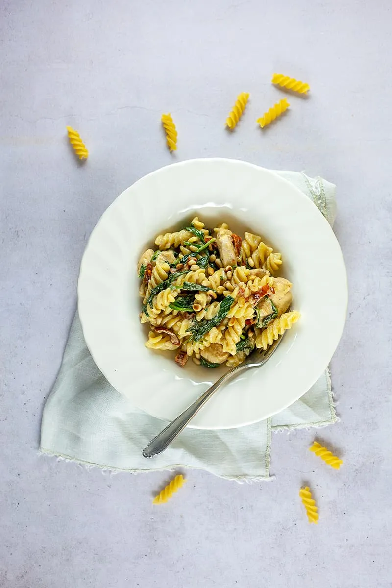 Creamy chicken spinach pasta