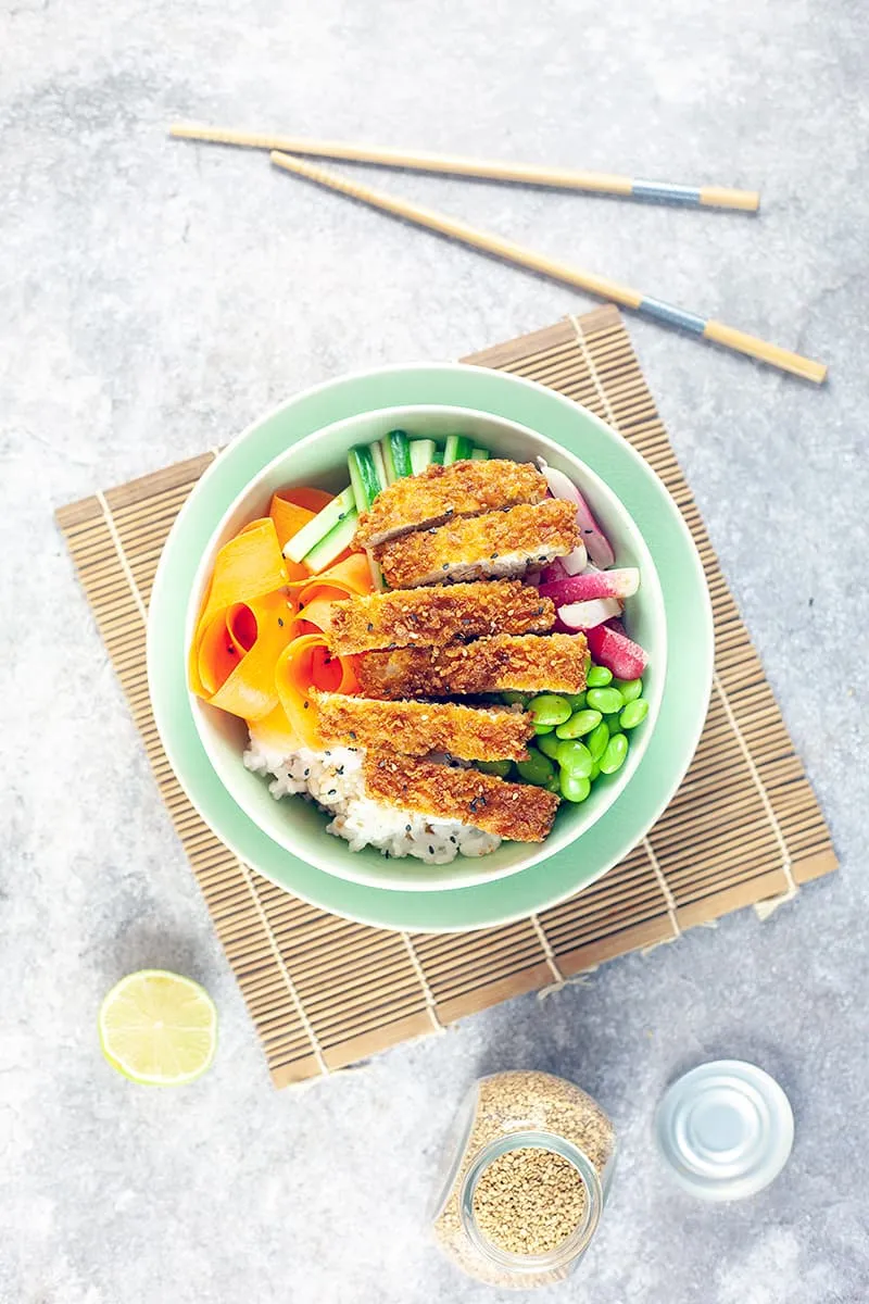 Crispy chicken poké bowl