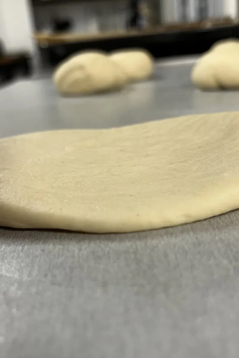 Making Dutch vanilla cream rolls - step 2