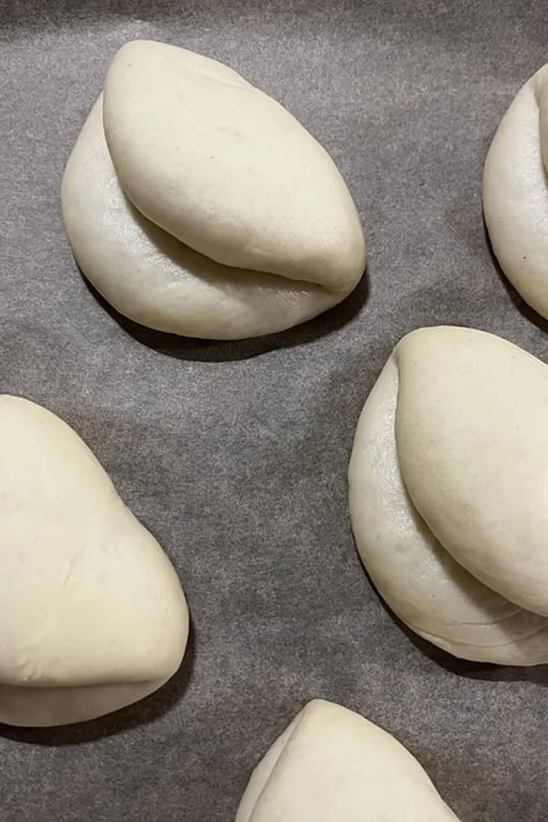 Making Dutch vanilla cream rolls - step 5