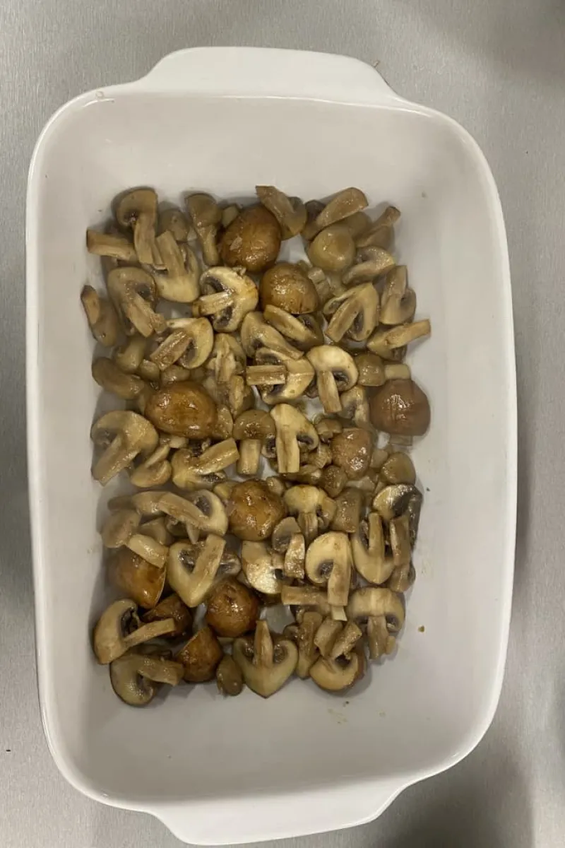 Mushroom and chicken pesto lasagne - step 1