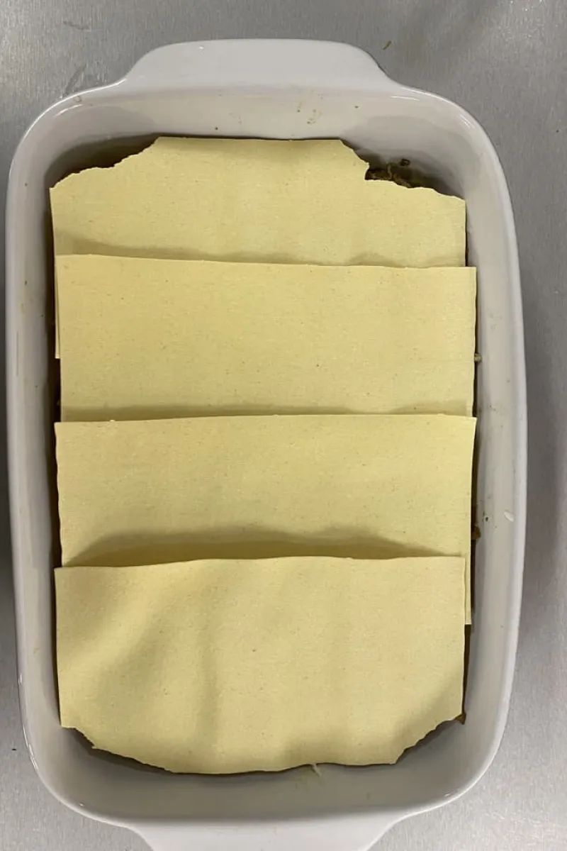 Mushroom and chicken pesto lasagne - step 6