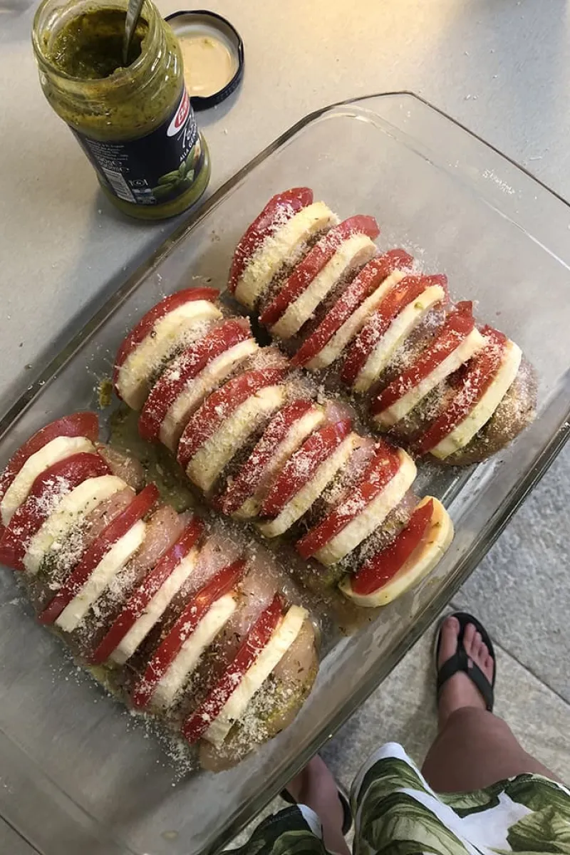 Prepared chicken caprese