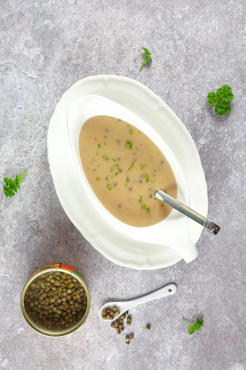 Green peppercorn sauce