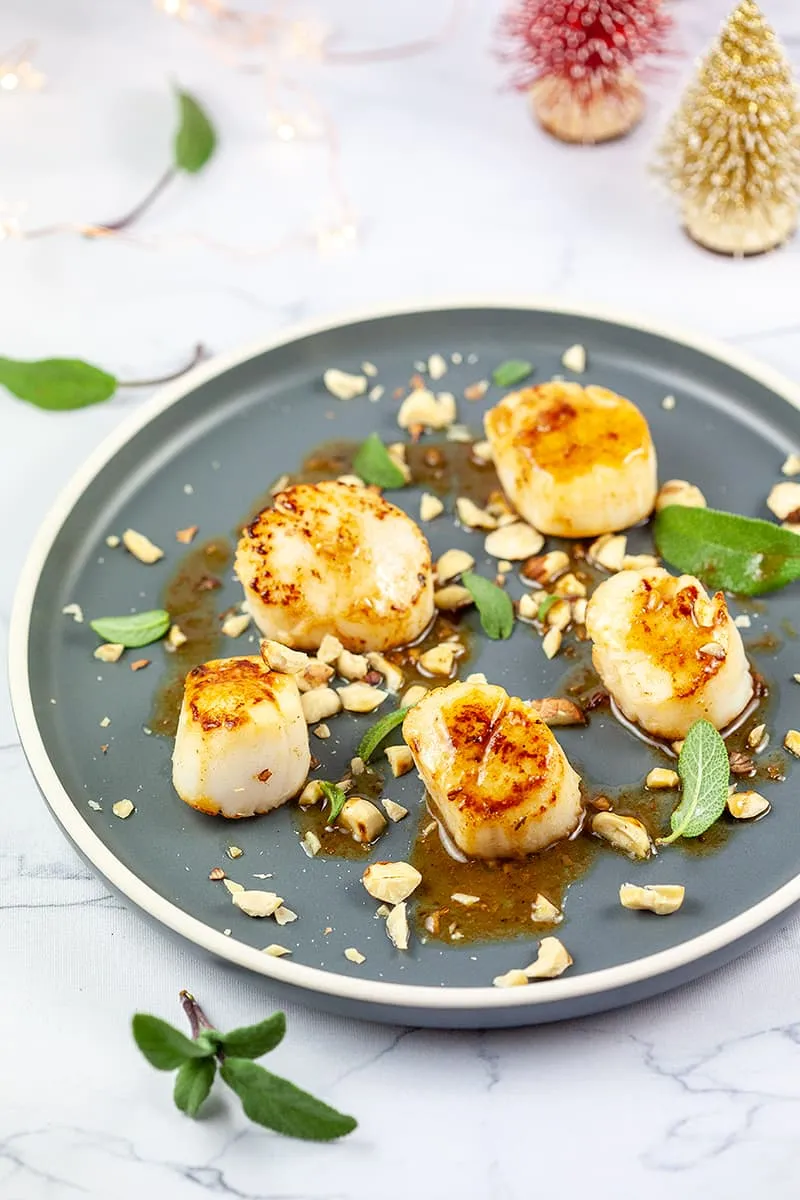 Scallops with hazelnuts and sage