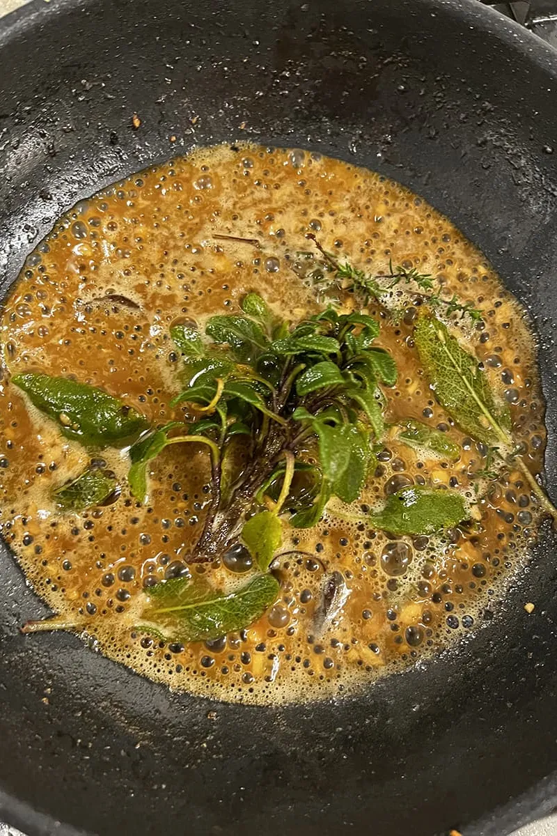 Scallops with hazelnuts and sage sauce