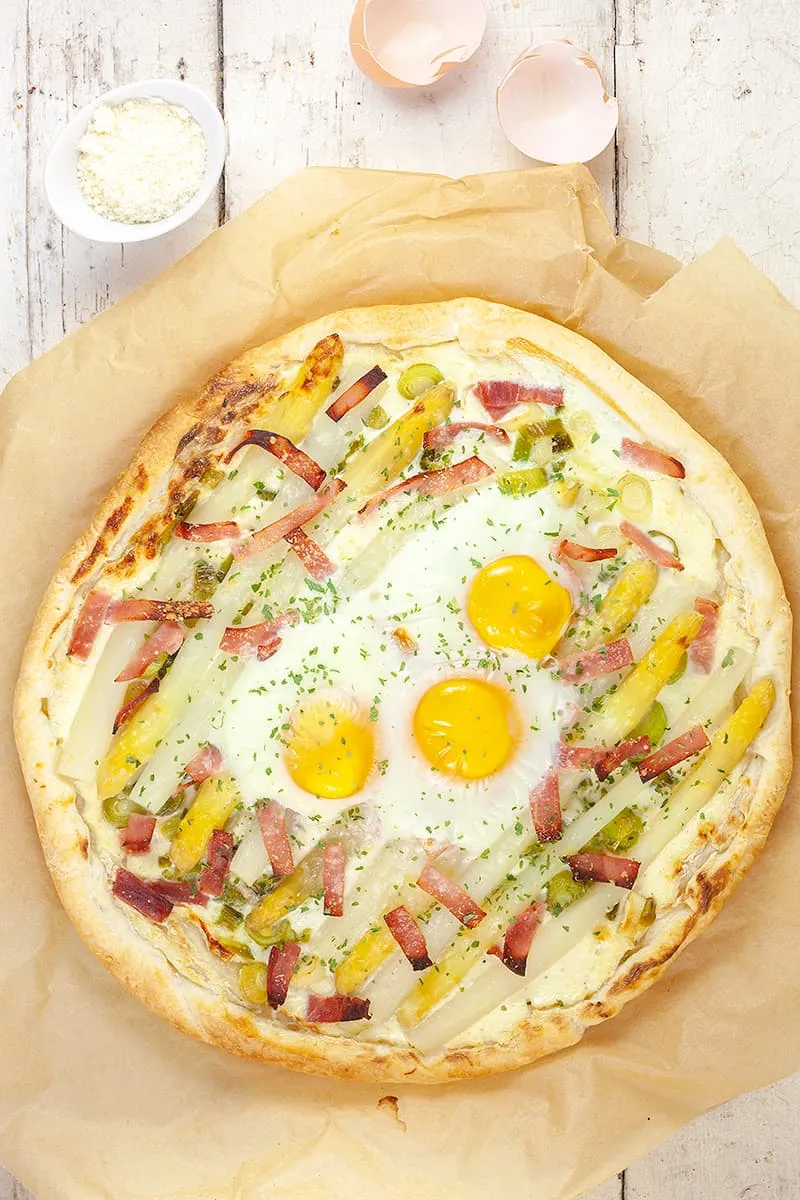 White asparagus and egg tart