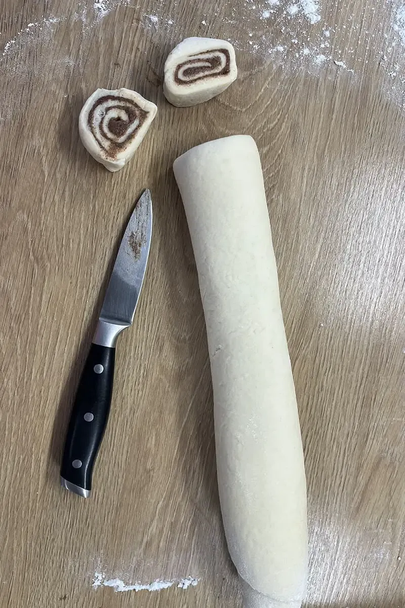 Making a cinnamon roll Christmas tree - step 2