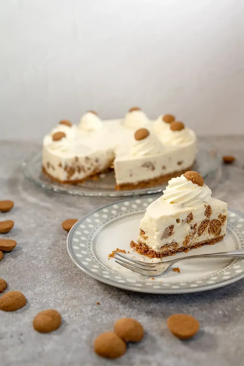 Dutch pepernoten cheesecake