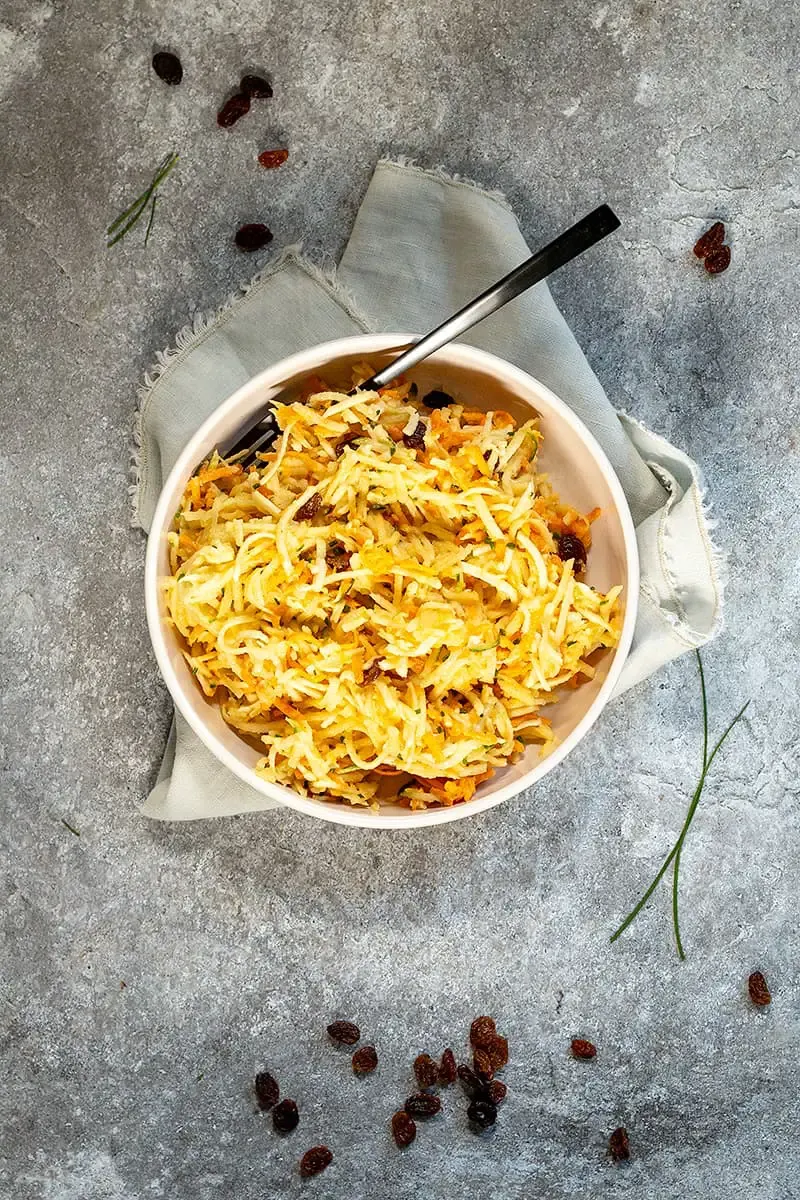 Kohlrabi and apple salad