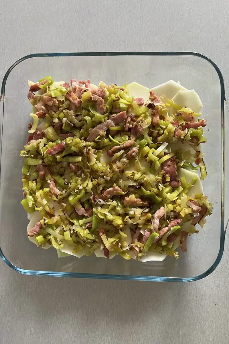 Making kohlrabi casserole - step 2