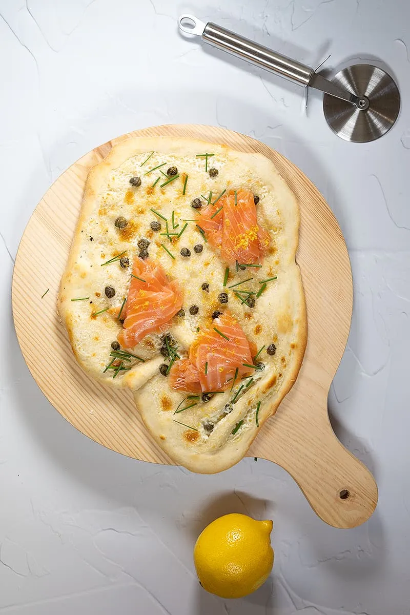 Smoked salmon pizza