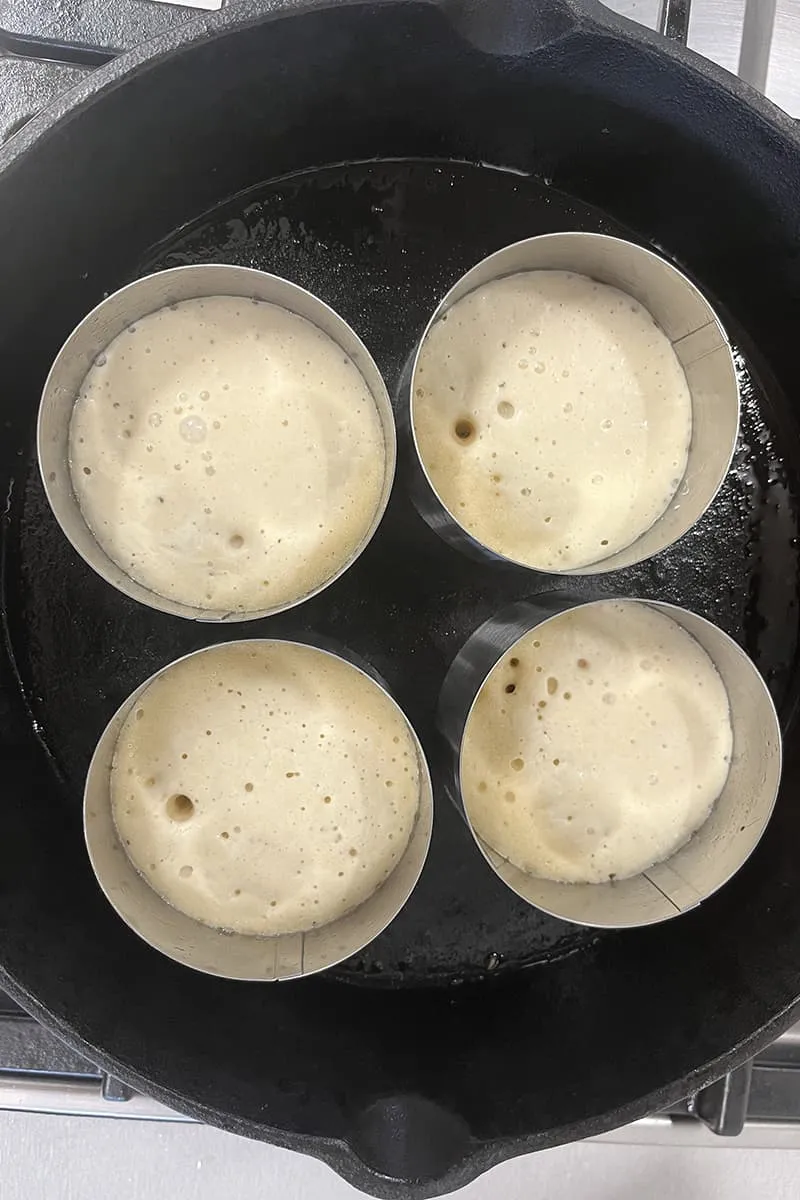 Making crumpets - step 4