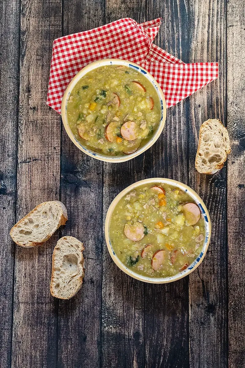 Pea soup with smoked sausage