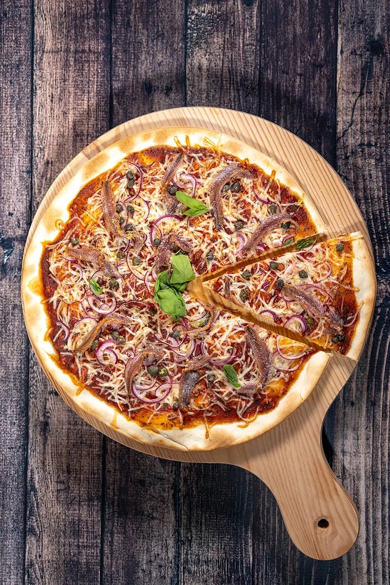 Anchovy caper pizza - a delicious fresh pizza