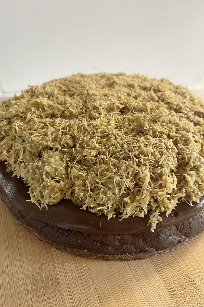 Dubai chocolate pie preparation - step 2