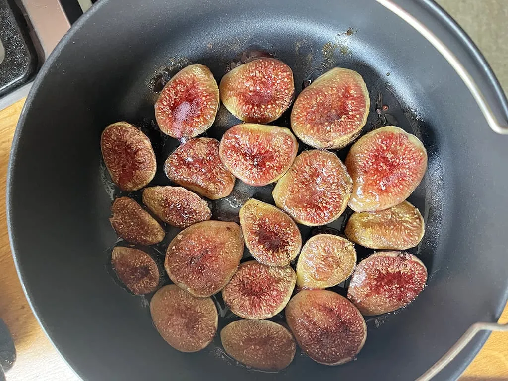 Preparing the honey roasted figs