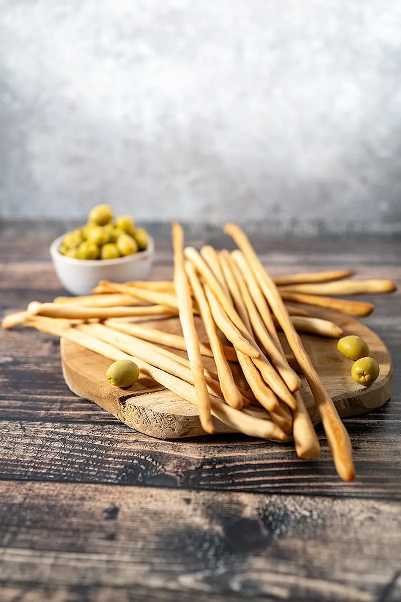 Making Italian grissini