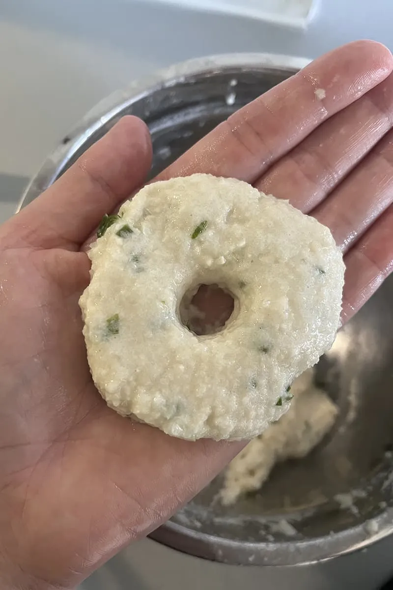 Medu vada preparation