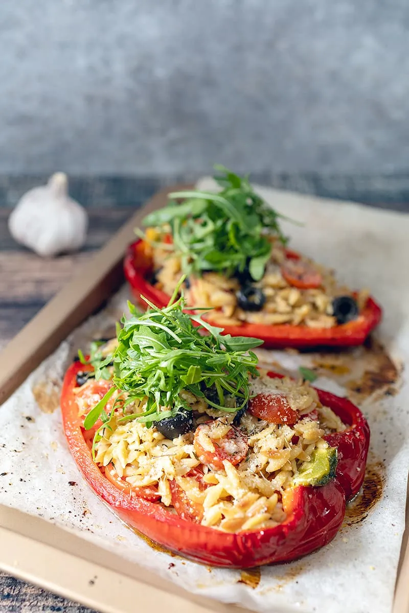 Orzo stuffed peppers – delicious vegetarian bell peppers