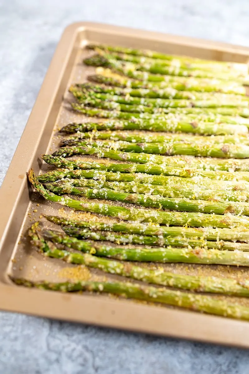Oven-roasted asparagus - a simple side dish