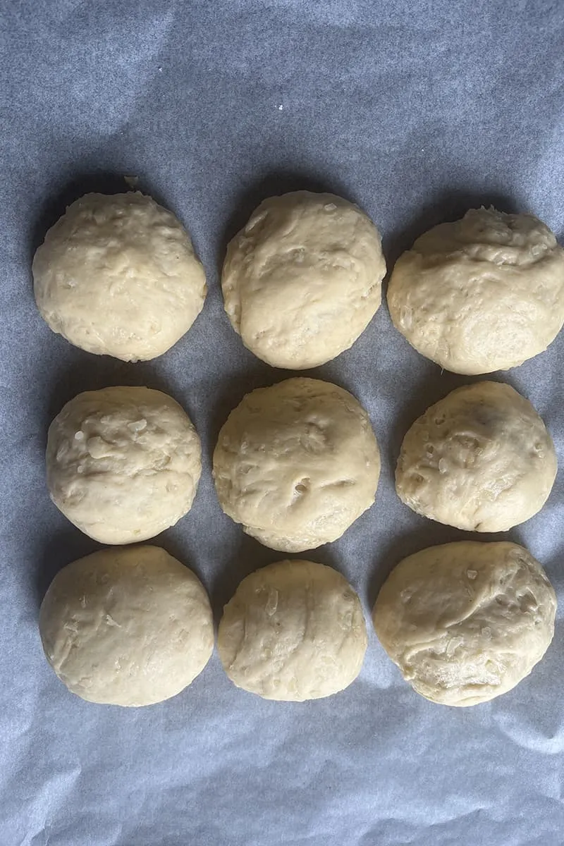 Pull-apart bread with onion and garlic preparation - step 1