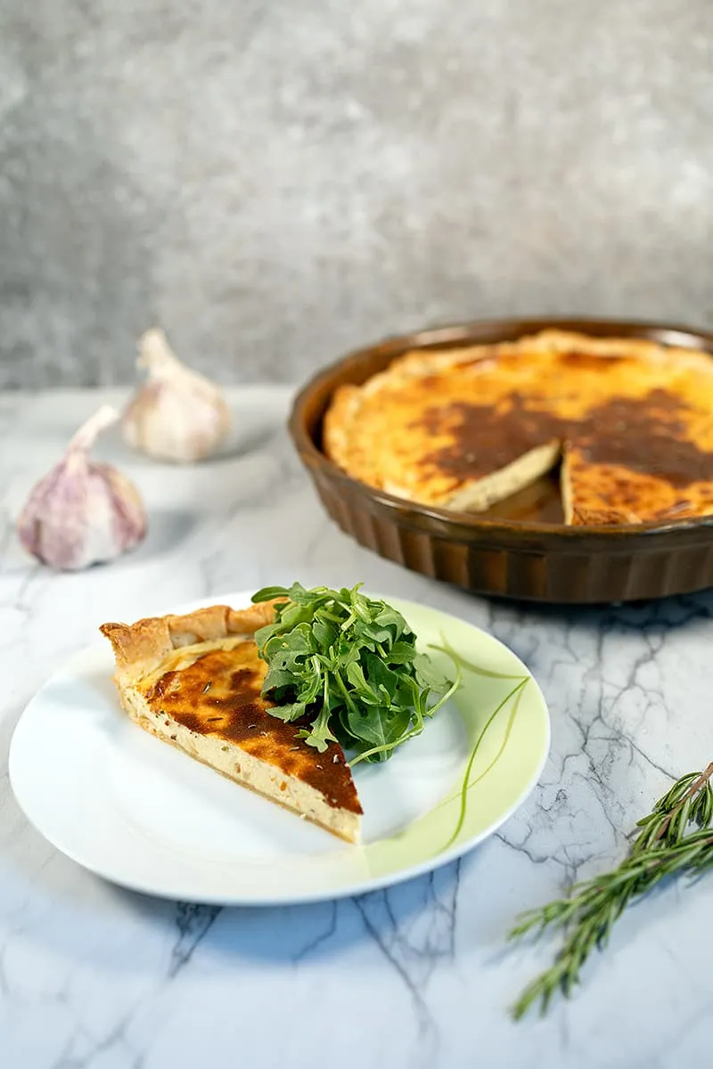 Roasted garlic and ricotta tart - delicious with roasted garlic
