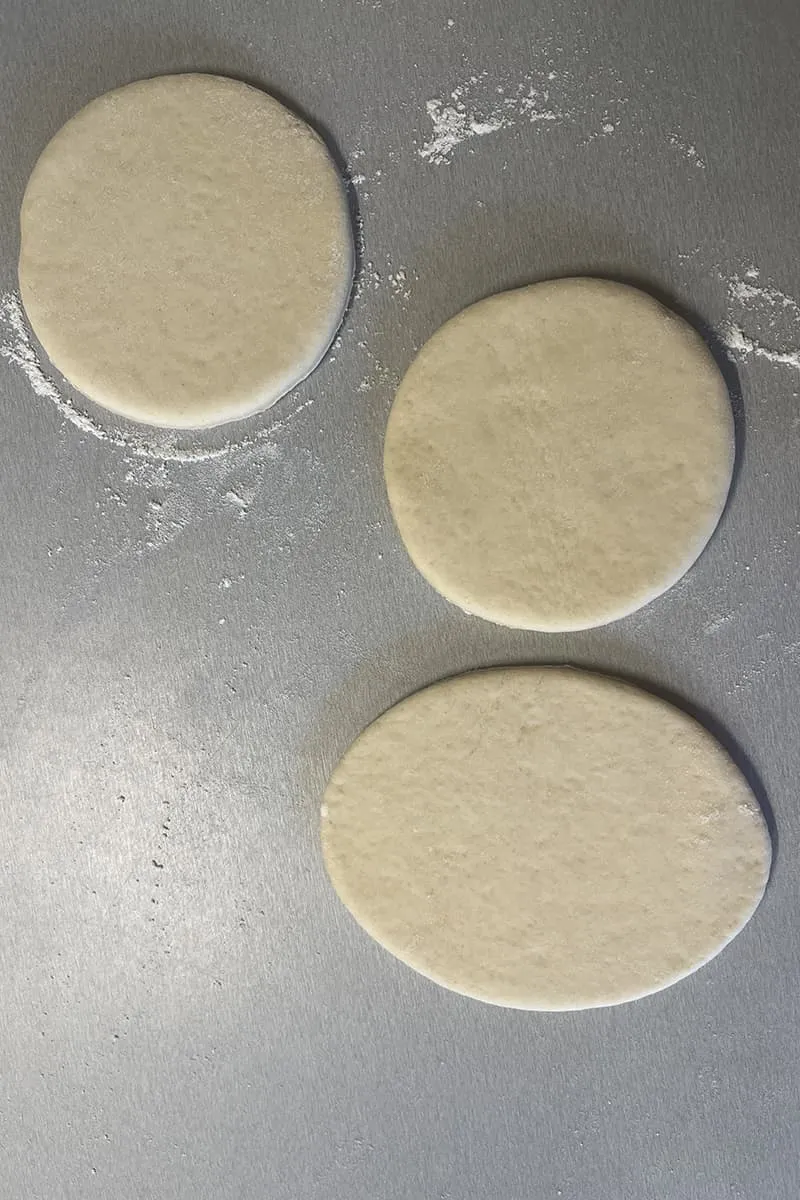 Cut bao buns dough