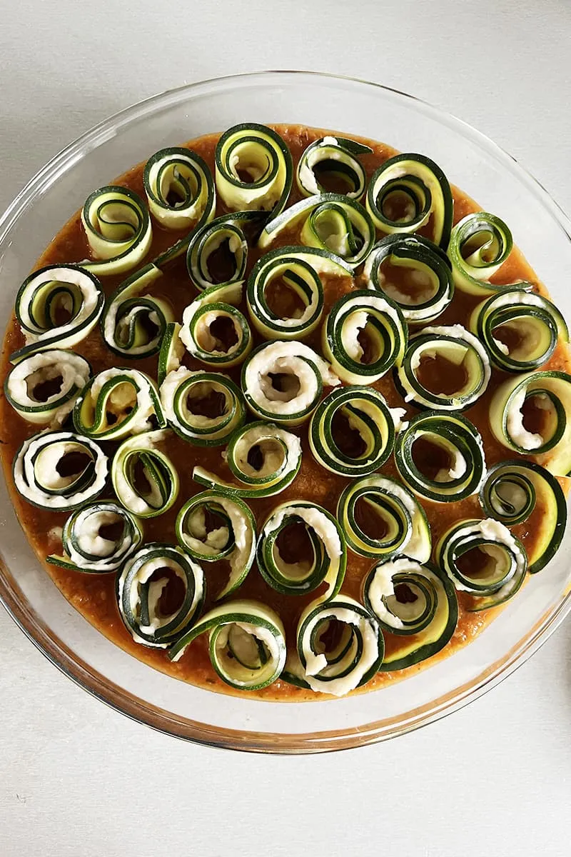 Zucchini Roll-ups with tomato sauce preparation - step 3