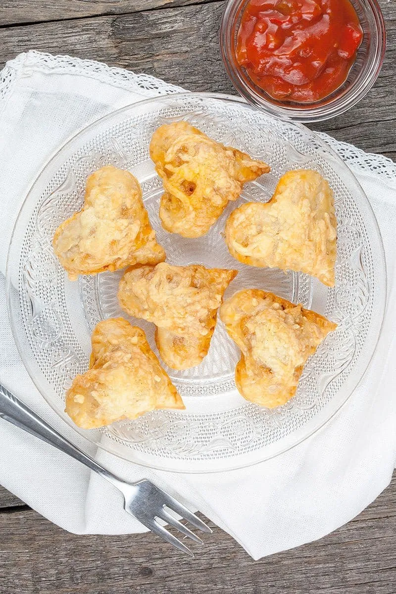 Heart-shaped puff pastry packages