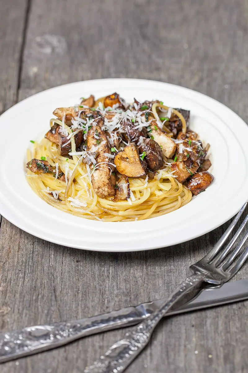Balsamic chestnut mushroom spaghetti