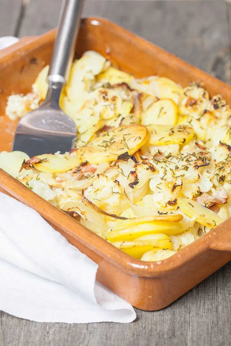 Cauliflower bake with cheese and ham
