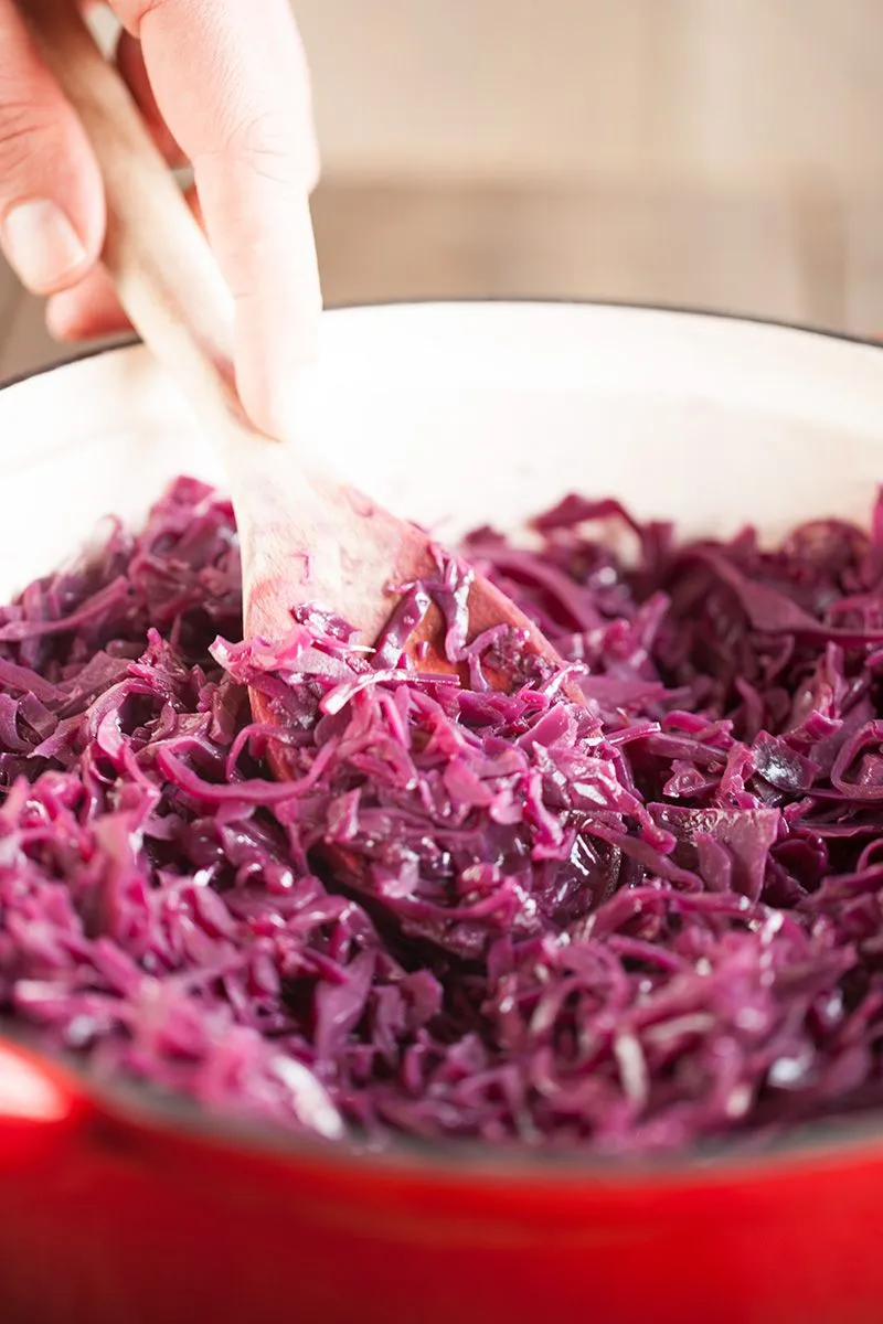Braised red cabbage