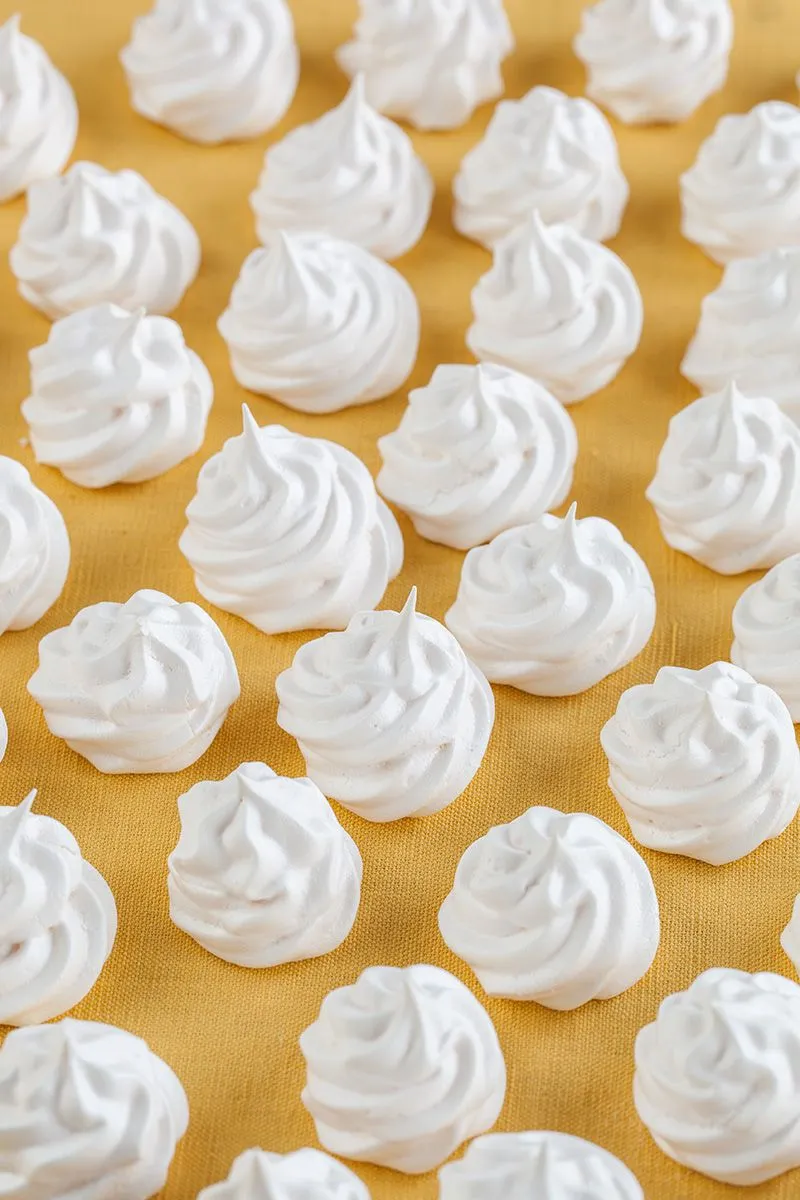 Mini meringues