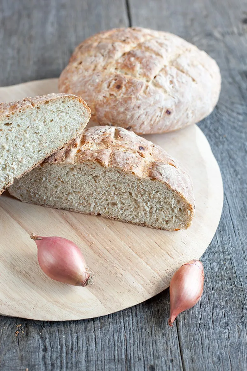 Beer shallot bread