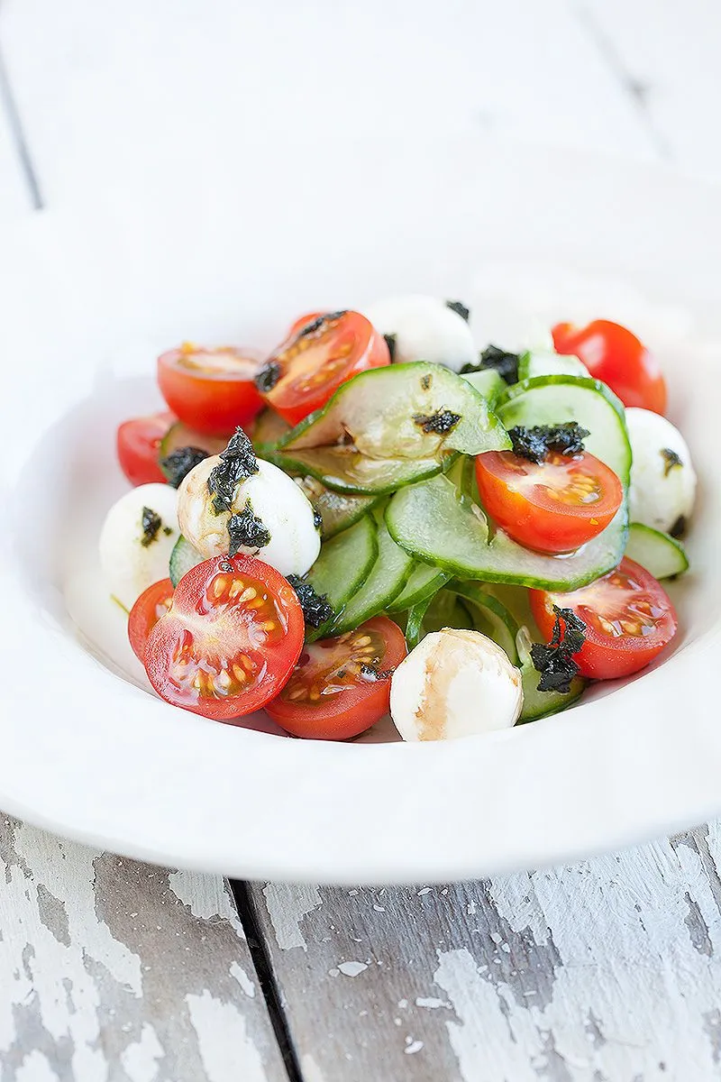Spiral cucumber mini mozzarella salad