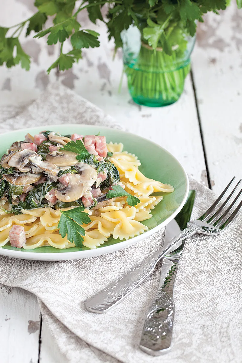 Ham mushroom and spinach farfalle
