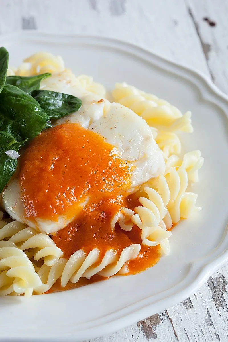 Cod with roasted red bell pepper sauce